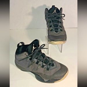 NIKE JORDAN SUPERFLY II Youth Gray And Black Sneakers Boys Size 6.5Y #602665-006